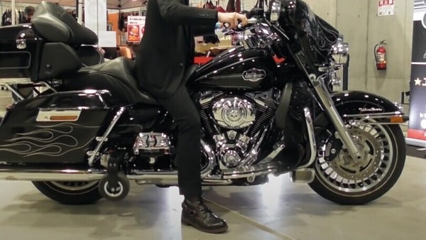 Rotelle per Harley-Davidson, l'aiuto al parcheggio per i bassi di statura