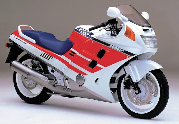Stile e tecnica della moto: l'epoca delle carene "sigillate"