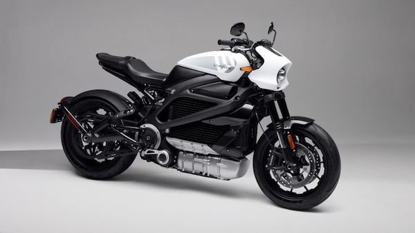 LiveWire ONE si presenta: medesimo concetto elettrico ma cala il prezzo