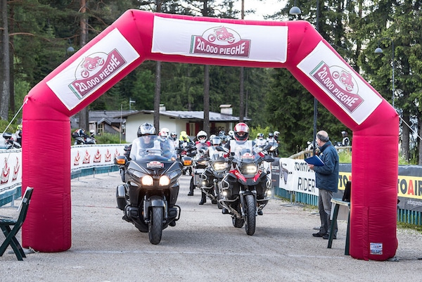 Al via da Olbia la 20.000 Pieghe: racconta il tuo viaggio sulle pagine di In Moto