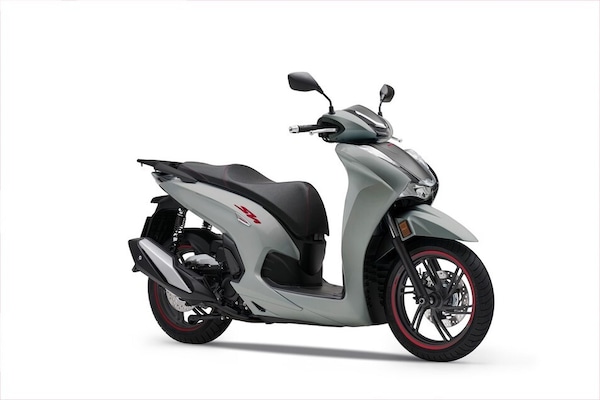 Honda SH 350, il 2022 non stravolge ma cambia look