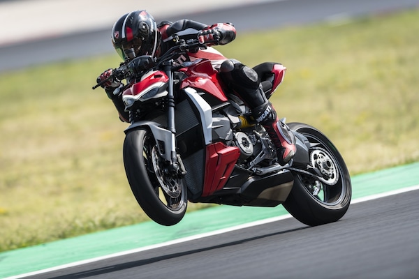 Ducati Streetfighter V2, l’ammazza-naked