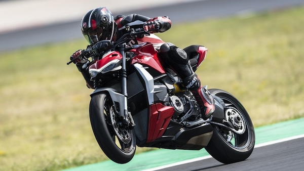 Ducati Streetfighter V2, l’ammazza-naked