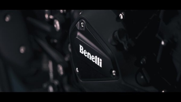 Benelli TRK 800: il 23 novembre la presentazione ad EICMA