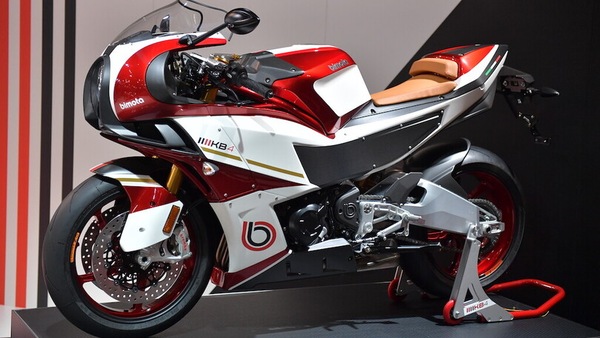Bimota, ad EICMA debuttano la KB4 ed la café racer RC