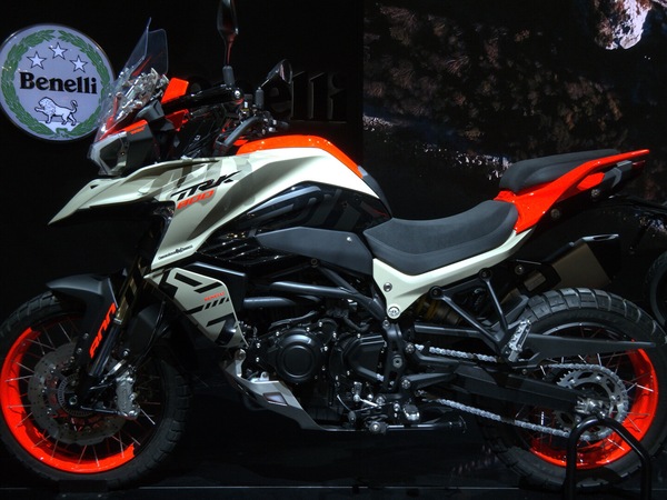 Benelli TRK 800: l'attesa adventure del Leoncino ad EICMA