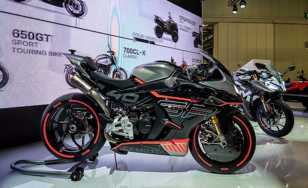 CFMoto SR C21: il concept cinese stupisce ad EICMA