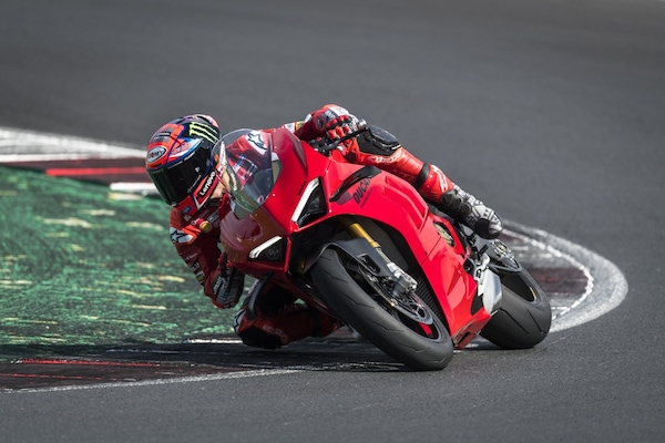 Ducati affila gli artigli alla sua SBK, la Panigale V4