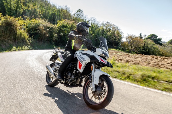 Benelli TRK 251, aggiornamento per la piccola Adventure