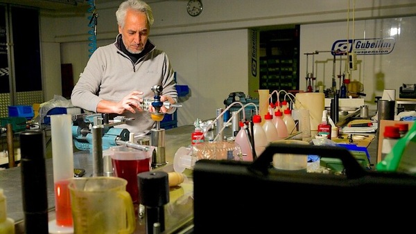 Sospensioni moto, Franco Gubellini: "Pista o strada: contano sicurezza e comfort"