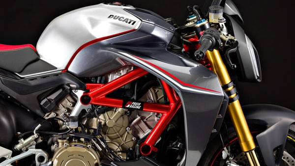 Elyon rimette il traliccio sul Ducati V4