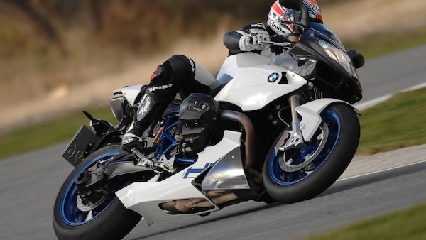 Rewind, BMW HP2 Sport: la boxer bavarese più estrema di sempre