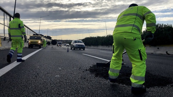 Incidente su buca o animale selvatico: responsabilità e risarcimento