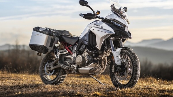 Ducati Multistrada V4 2022: ora si abbassa per... i più bassi