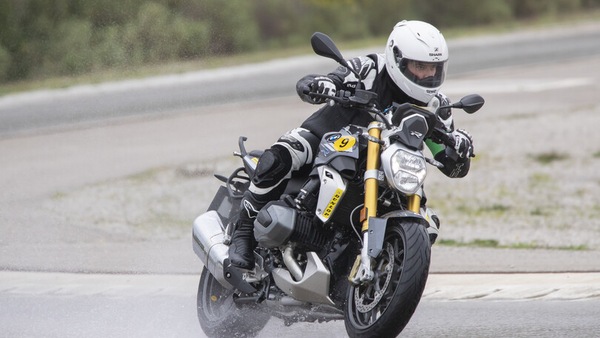 Test, Dunlop Roadsmart IV: il pneumatico sport-tourer fa la voce grossa
