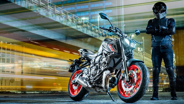 Mercato moto marzo: calano gli scooter, boom delle moto!