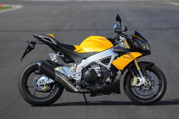 20 anni dell'Aprilia Tuono (parte 3): l'avvento del V4