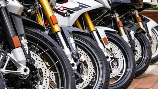 Michelin: nuovi Road 6 e Road 6 GT per naked, enduro stradali e sport tourer
