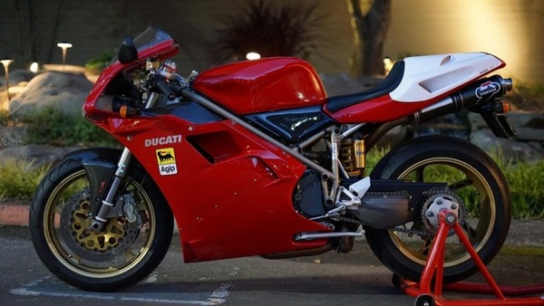 Rara Ducati 916 SPS venduta all'asta negli USA