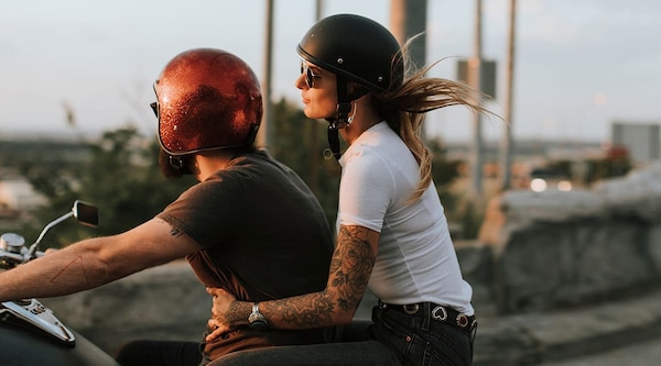 Andare in moto: il termine zavorrina è offensivo?