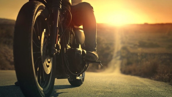 Andare in moto con 40 gradi: chi ce lo fa fare?