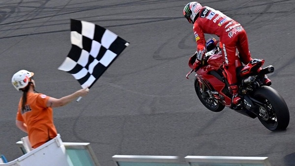 Lenovo Race of Champions: le Panigale V4S in vendita online