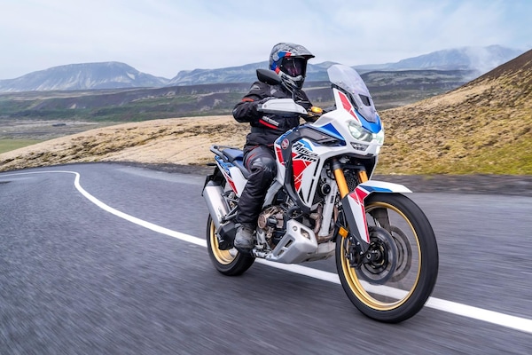 La moto col 21", solo off-road? Su strada spopola: ecco perchè