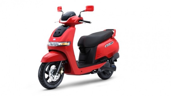 Scooter con batteria a idrogeno? TVS ha chiesto il brevetto per iQube