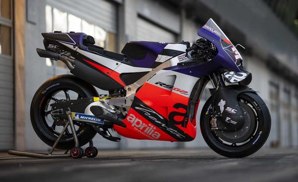 Aprilia fa "Trenta": per il GP di Misano la RSV4 che celebrerà il primo titolo Mondiale