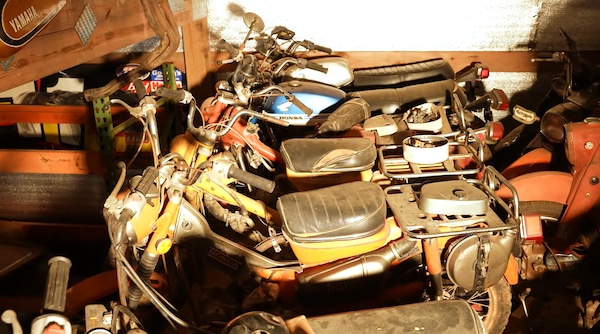 Nel pollaio ha 5000 moto: collezione incredibile in USA