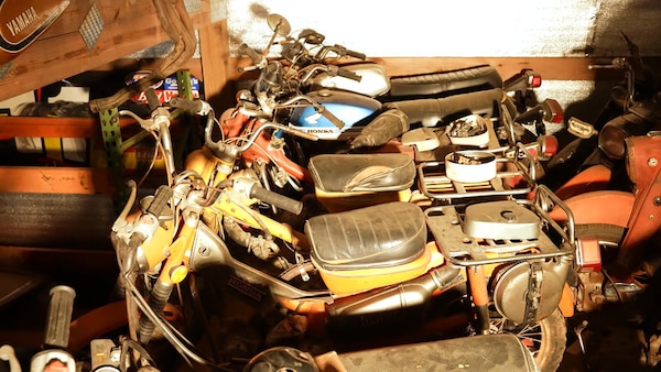 Nel pollaio ha 5000 moto: collezione incredibile in USA