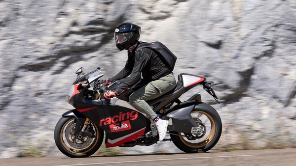 Aprilia RS/V4: due anime per la special tributo per nostalgici del 2 tempi