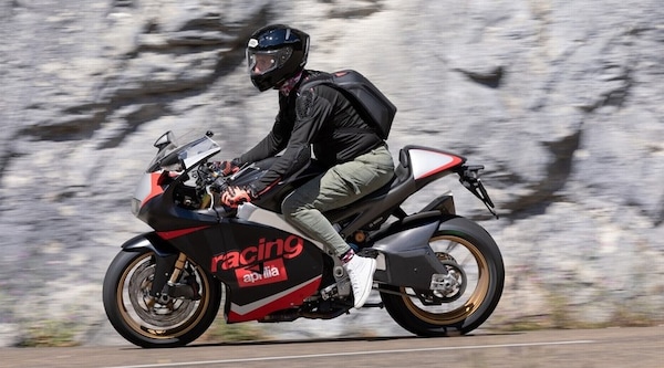 Aprilia RS/V4: due anime per la special tributo per nostalgici del 2 tempi