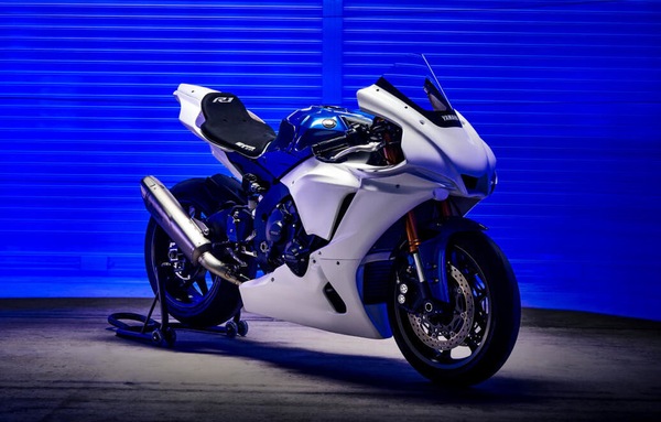 Yamaha R1 GYTR 2023: una SBK per divertirsi in pista