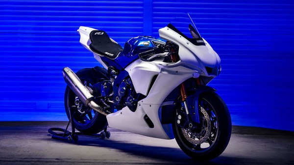 Yamaha R1 GYTR 2023: una SBK per divertirsi in pista