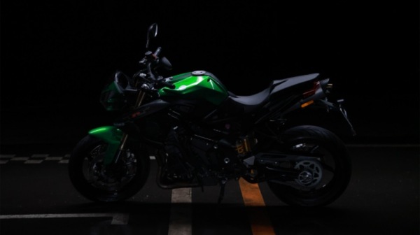 Benelli, la nuova TNT 899 è la sosia... della vecchia versione!