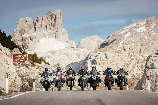 Sfida alla Ducati Multistrada V4 S: lotta sulle Alpi per il trono di regina