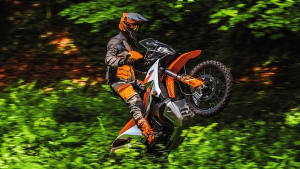 KTM, 890 Adventure R 2023: nuove strade per chi vuole osare