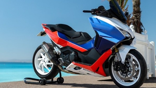 Honda Forza 750, salto negli anni ’80 in stile RC30