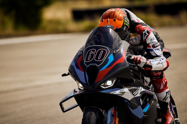 BMW M 1000 RR 2023: la novità per il riscatto in SBK