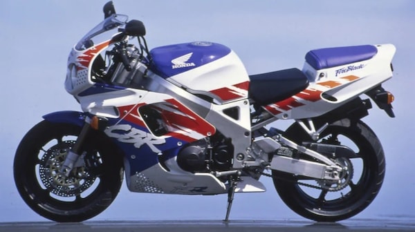 Honda, la CBR900RR compie 30 anni: buon compleanno Fireblade