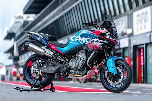 CFMoto 800MT Sport R: carte in regola per il successo