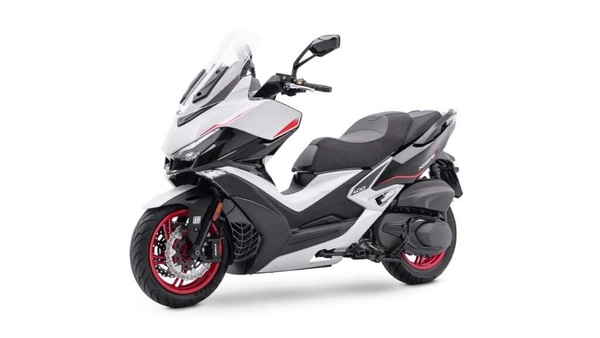Kymco: grinta "urbana" per la versione sportiva dell' Xciting 400