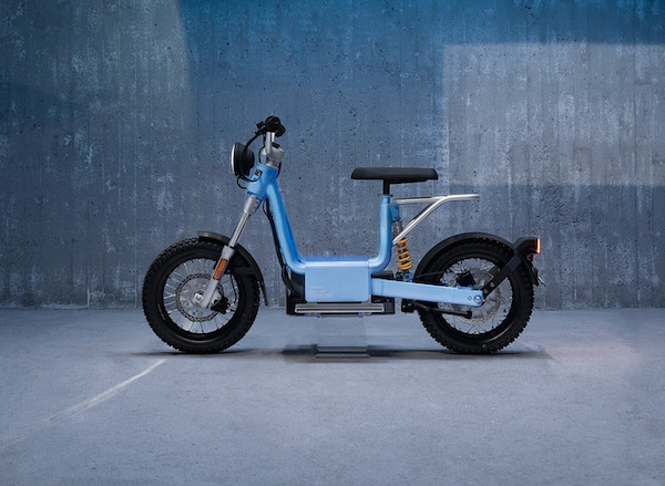 Makka, torna lo scooter elettrico svedese in una colorazione inedita
