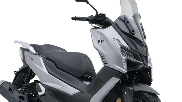 Voge Sfida SR125: lo scooter con telecamera incorporata