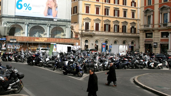 Mobilità urbana: la sicurezza di chi usa le due ruote non è importante...