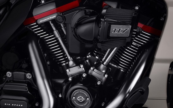 TOP 10, Giganti da strada: ecco i motori oversize delle moto