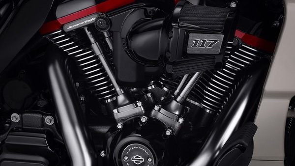 TOP 10, Giganti da strada: ecco i motori oversize delle moto