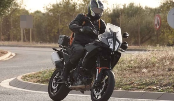 KTM, ora è ufficiale: la nuova SMT presto in vetrina