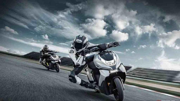 CFMoto Zeeho, arriva l'AE8: e-scooter da 200 Nm di coppia